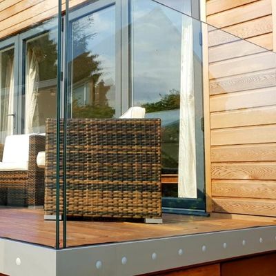Bức tường kính không khung 4+4mm 5+5mm 6+6mm 8+8mm kính nóng Bức tường ngoài trời không khung Bức tường cầu thang kính dễ dàng tùy chỉnh