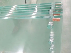 Khoan lỗ trên tấm kính