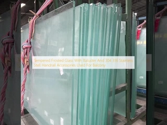 Kính cường lực mờ với lan can và phụ kiện tay vịn bằng thép không gỉ 304 316 dùng cho ban công